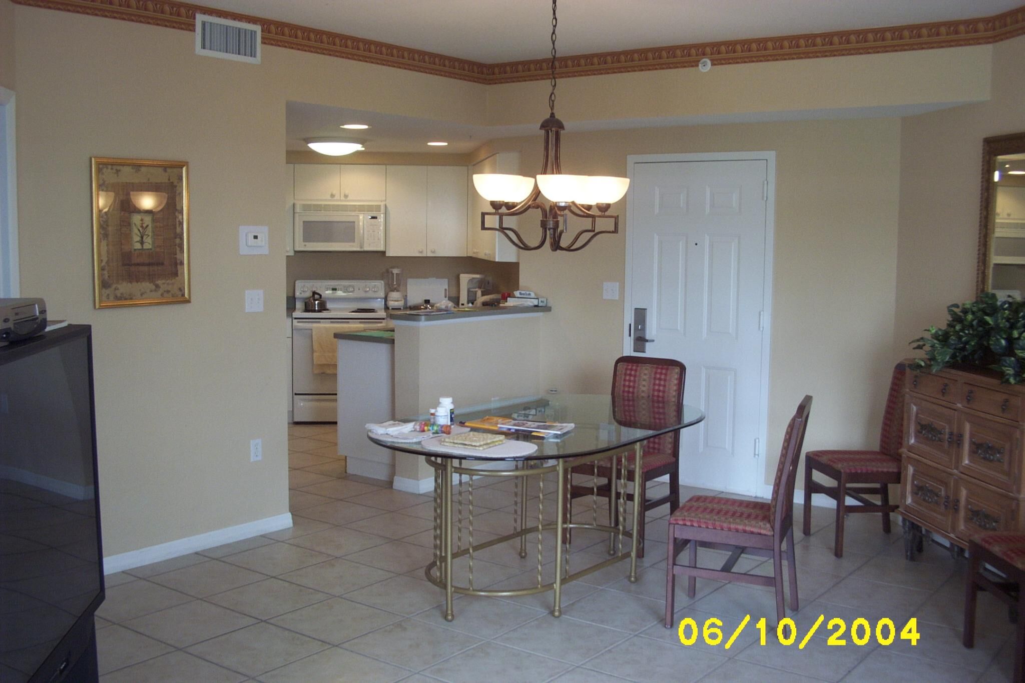 Vacation Village at Weston - Unit Kitchen and Dining Area