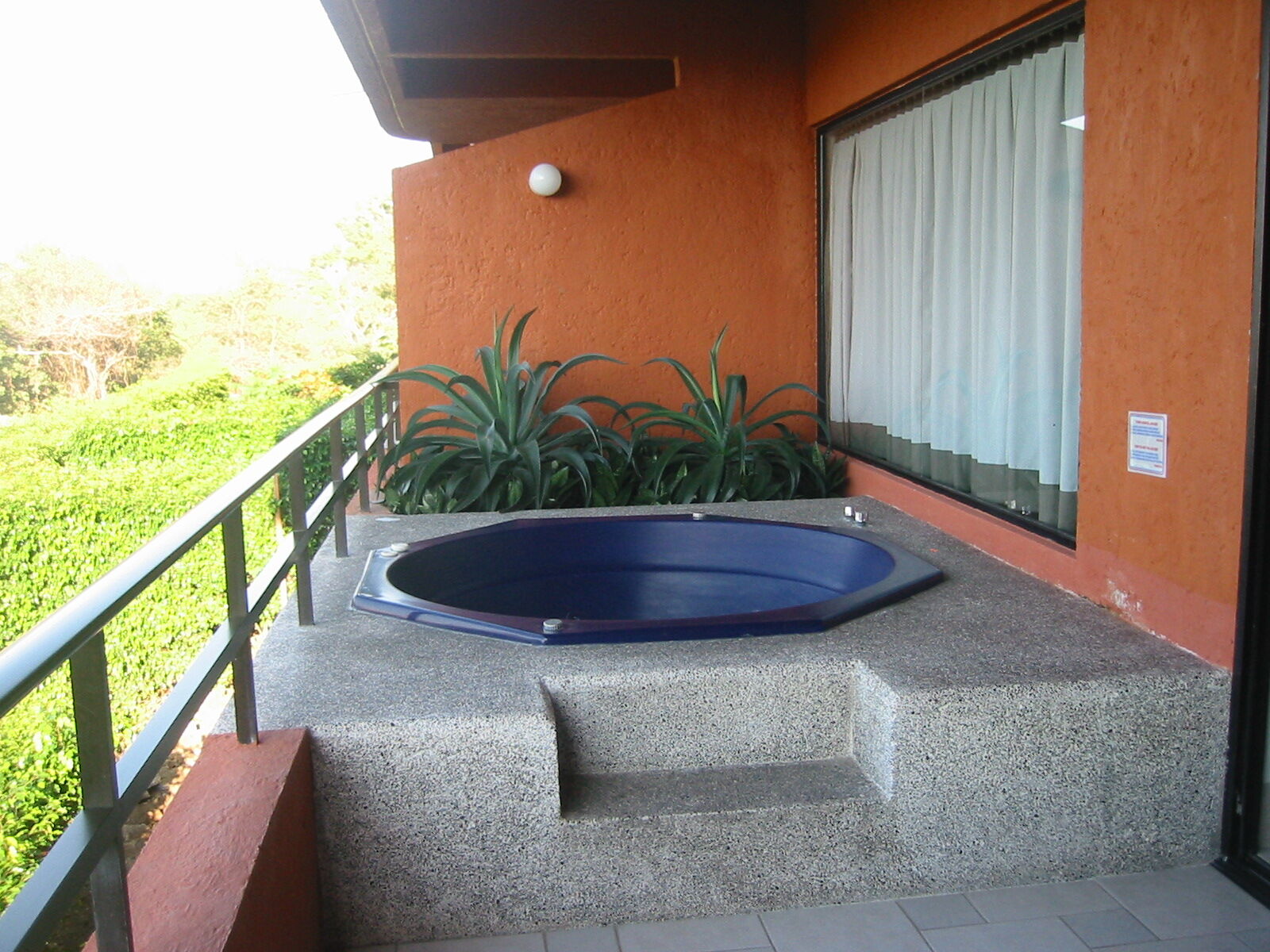 Pacifica Sands - Jacuzzi on Balcony