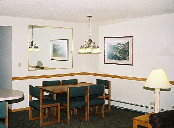 Marriott's Streamside at Vail - Unit Dining Area