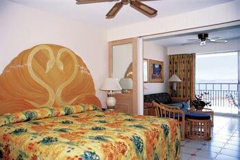 Flamingo Beach Resort  - unit bedroom
