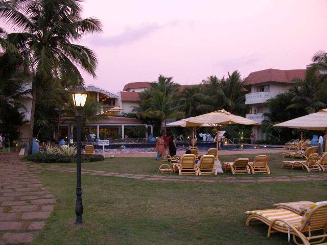 Club Mahindra Varca Beach - Pool Side