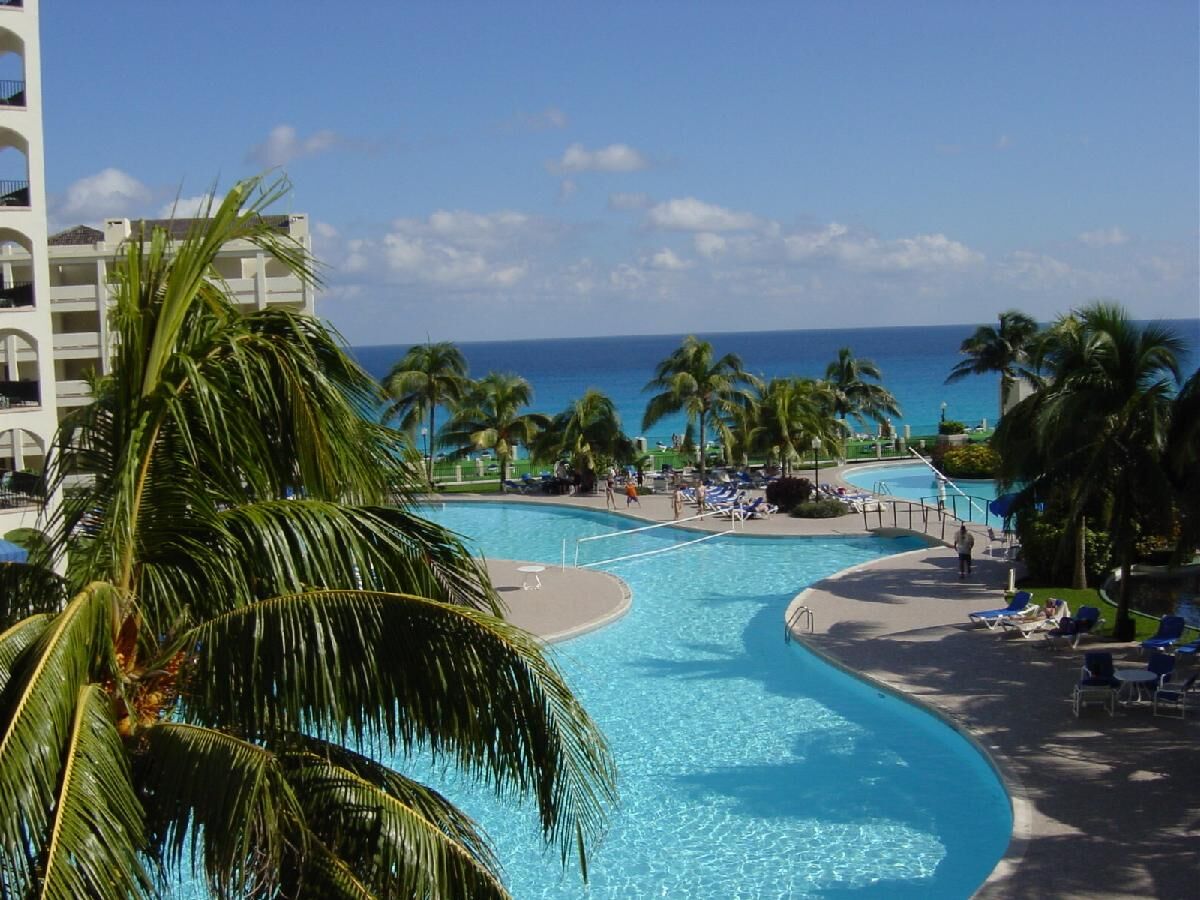 The Royal Caribbean - Pool