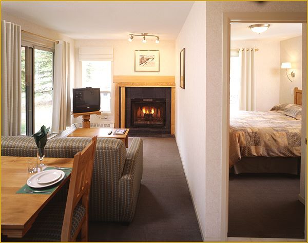 Banff Rocky Mountain Resort - Unit Living Area