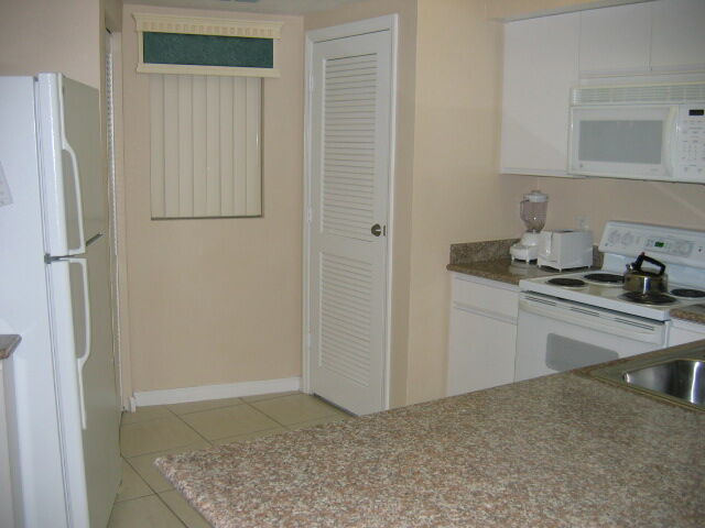 Westgate Town Center - Unit Kitchen