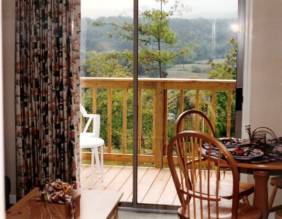 Laurel Crest Resort - Unit Balcony