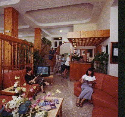 Chrysland Gardens Club