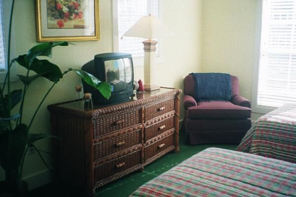 The Cottages at King's Creek Plantation - Unit Bedroom