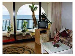 Ritz 2 Coral Suites - Unit Living Area