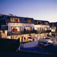 Queenstown Mews - Evening View