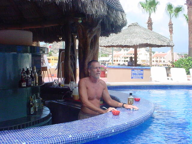 Marina Fiesta Resort - Pool Bar