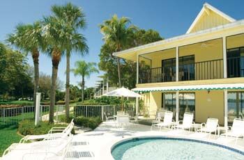 Charter Club Resort on Naples Bay - Hot Tub