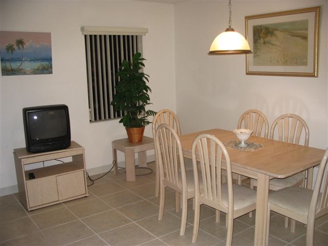 Fantasy World Club Villas - Unit Dining Area