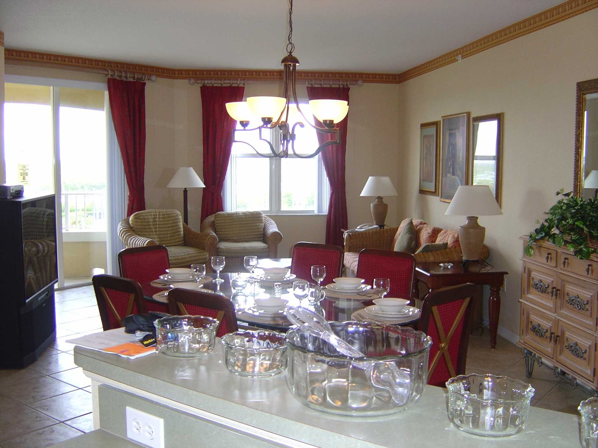 Vacation Village at Weston - Unit Dining Area
