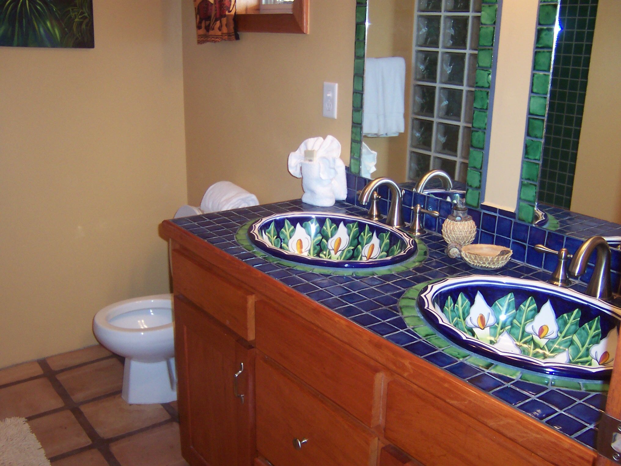 Captain Morgan's Vacation Beach Club - Unit Bathroom