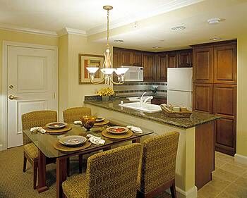 HGVC on the Las Vegas Strip - Unit Kitchen & Dining Area