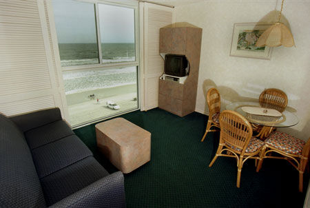 Plantation Island - Living & Dining Areas