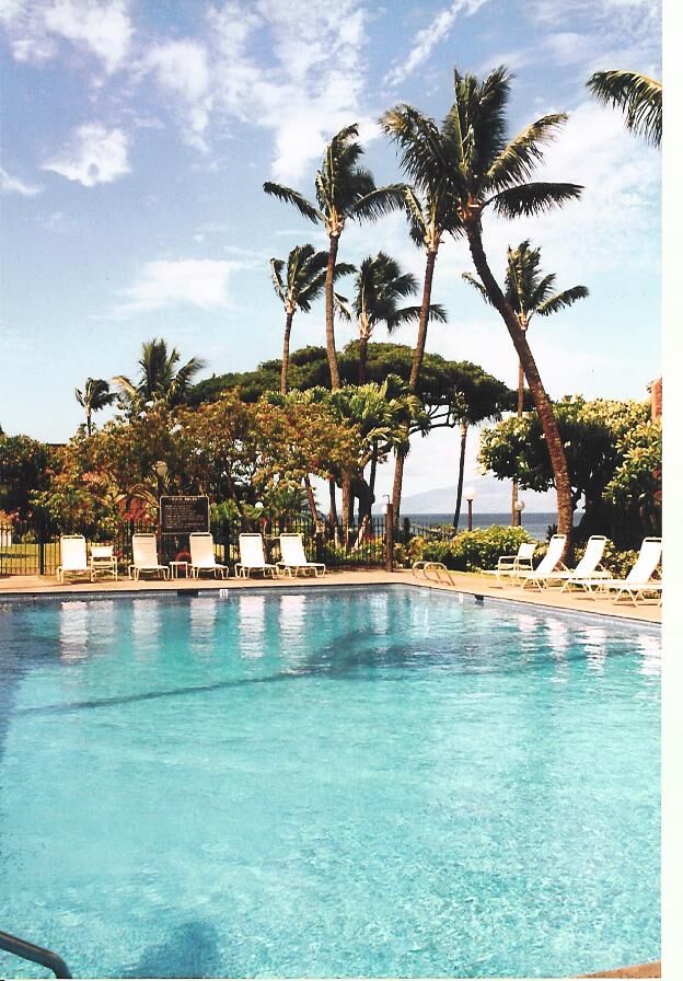 Kuleana Club - Pool