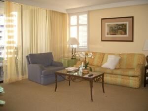 Hilton Grand Vacation Club at Hilton Hawaiian Village - Unit Living Area