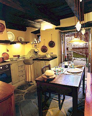 Unit kitchen at Borgo di Vagli
