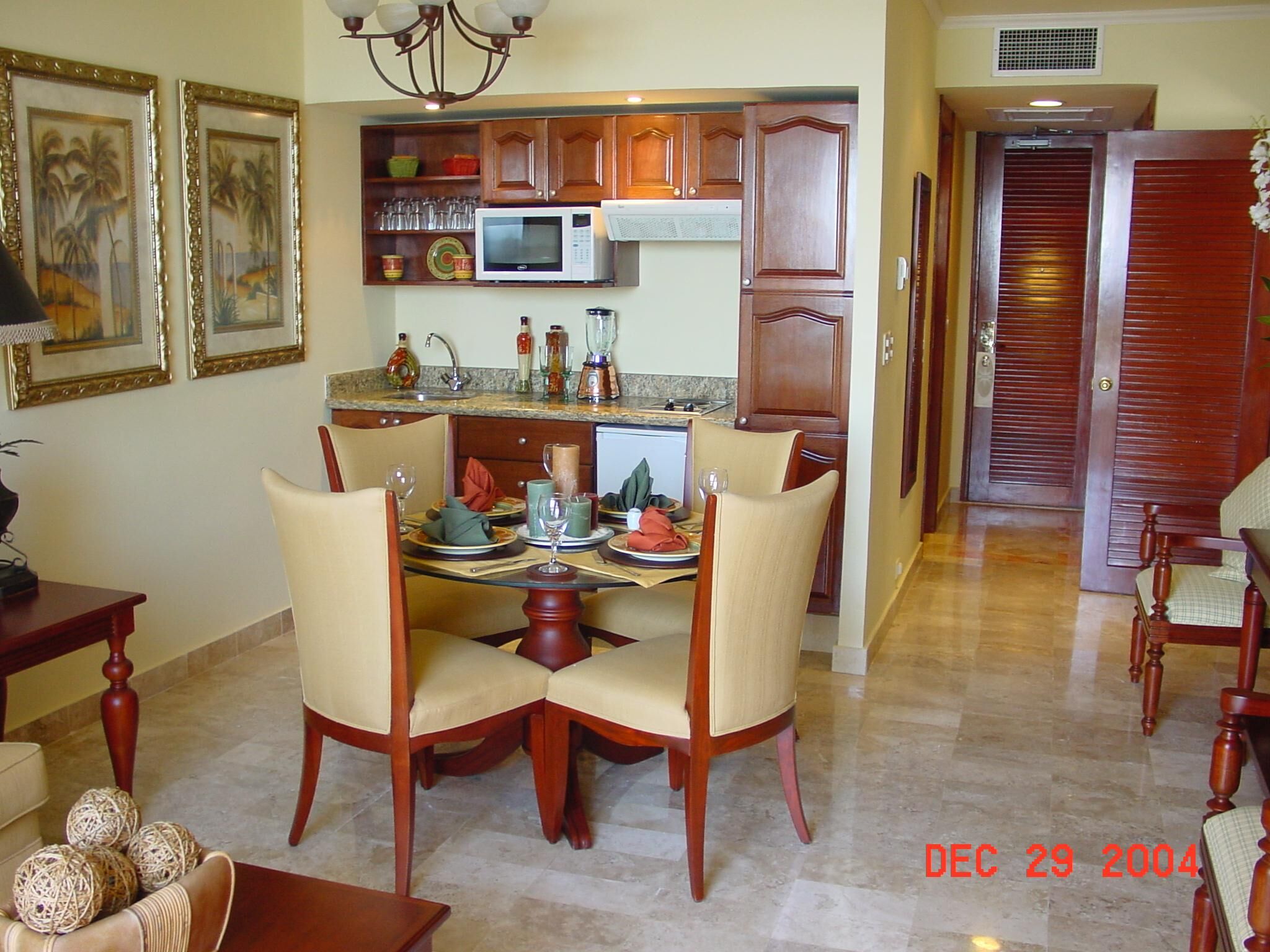 Melia Vacation Club at Melia Cancun - Dining/Kitchen 