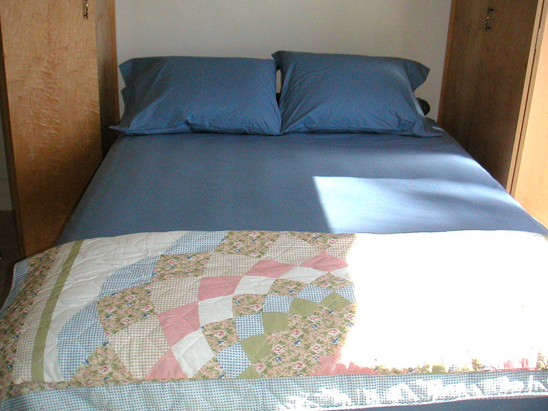 Hawaiian Princess at Makaha Beach - Unit Bedroom