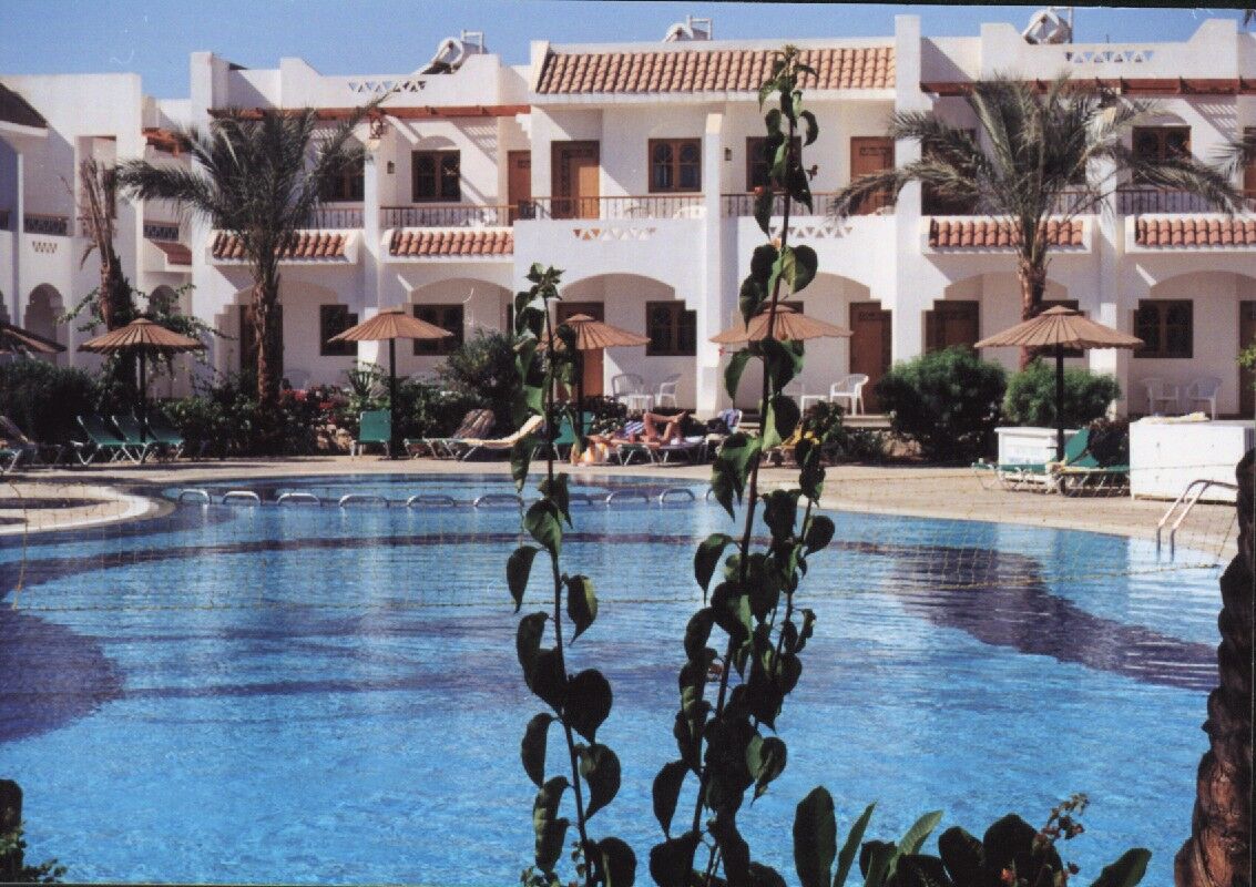 Dive Inn Resort