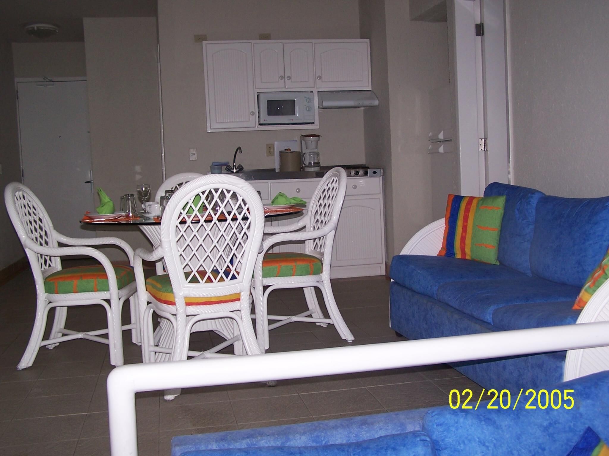Royal Sunset Club Cancun - Unit Kitchen & Dining Area