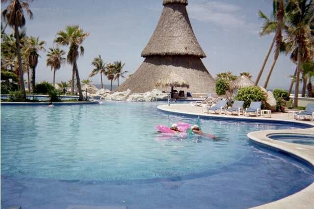 Finisterra Club & Resort - pool