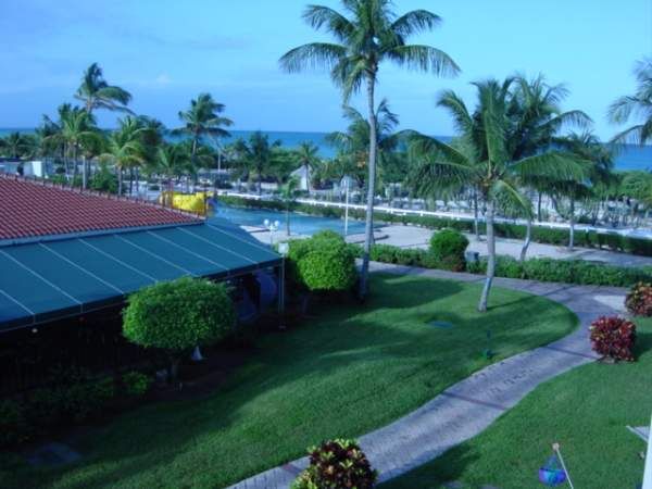 La Cabana Beach & Racquet Club - Grounds