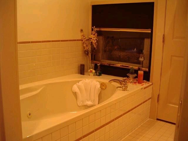 Pacific Shores Resort and Spa - Unit Bathroom