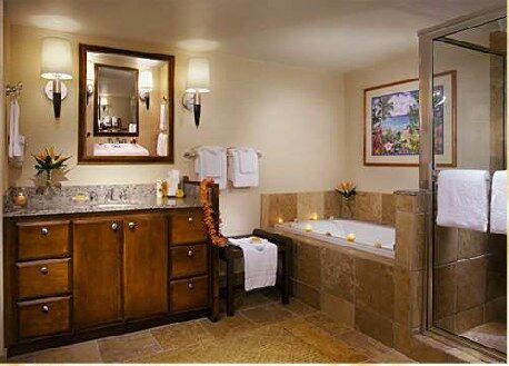 Ka'anapali Beach Club - bathroom with soaking tub and separate shower