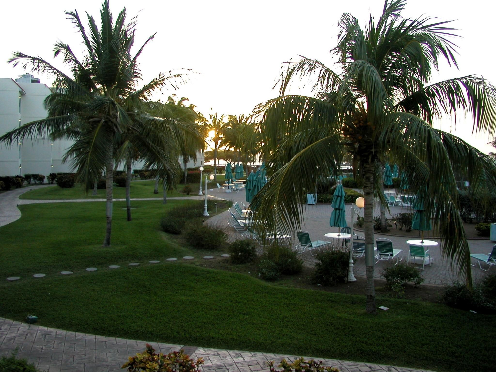 La Cabana Beach & Racquet Club - Grounds