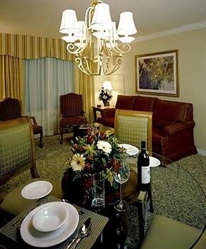 Marriott's Grand Chateau - Unit Dining Area