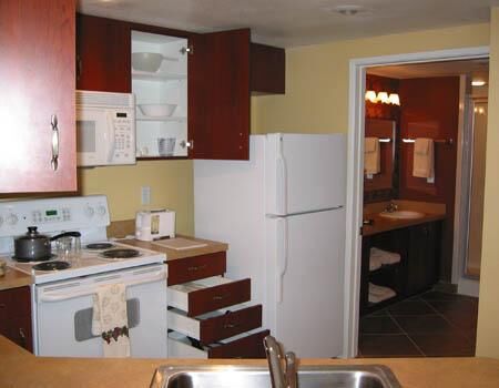 Grandview at Las Vegas - Unit Kitchen