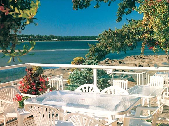 Pacific Shores Resort and Spa - BBQ Area