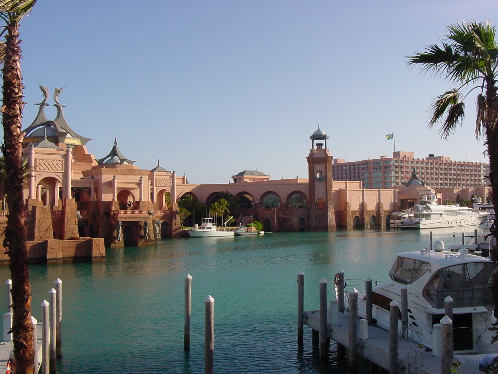 Harborside Resort at Atlantis - Atlantis Harbour