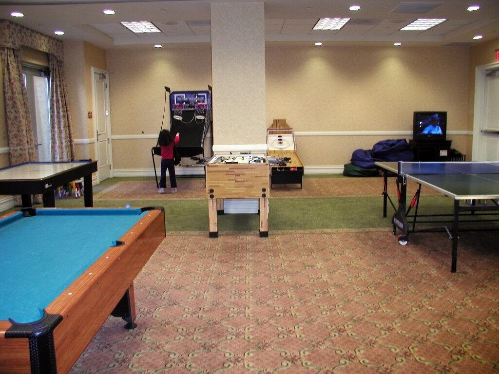 Club de Soleil - Game Room