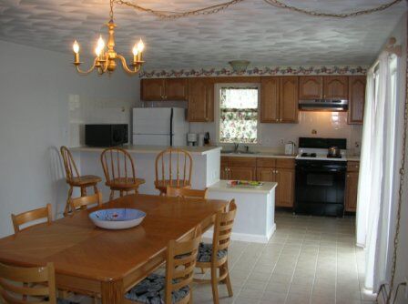 Neptune House - Unit Dining Area