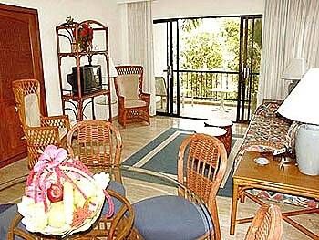 The Sea Aquarium Resort - Unit Living Area