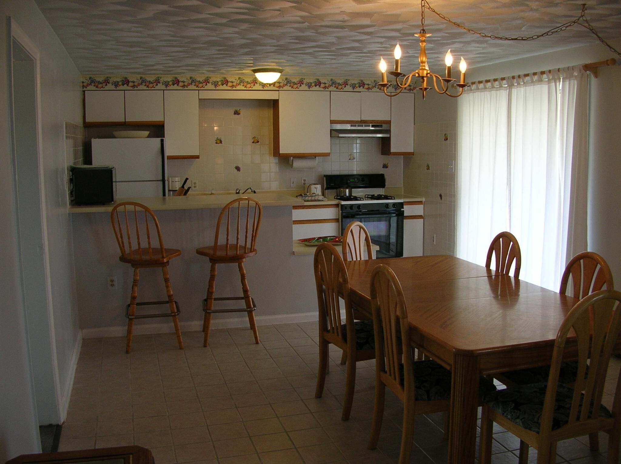 Neptune House - Unit Dining Area