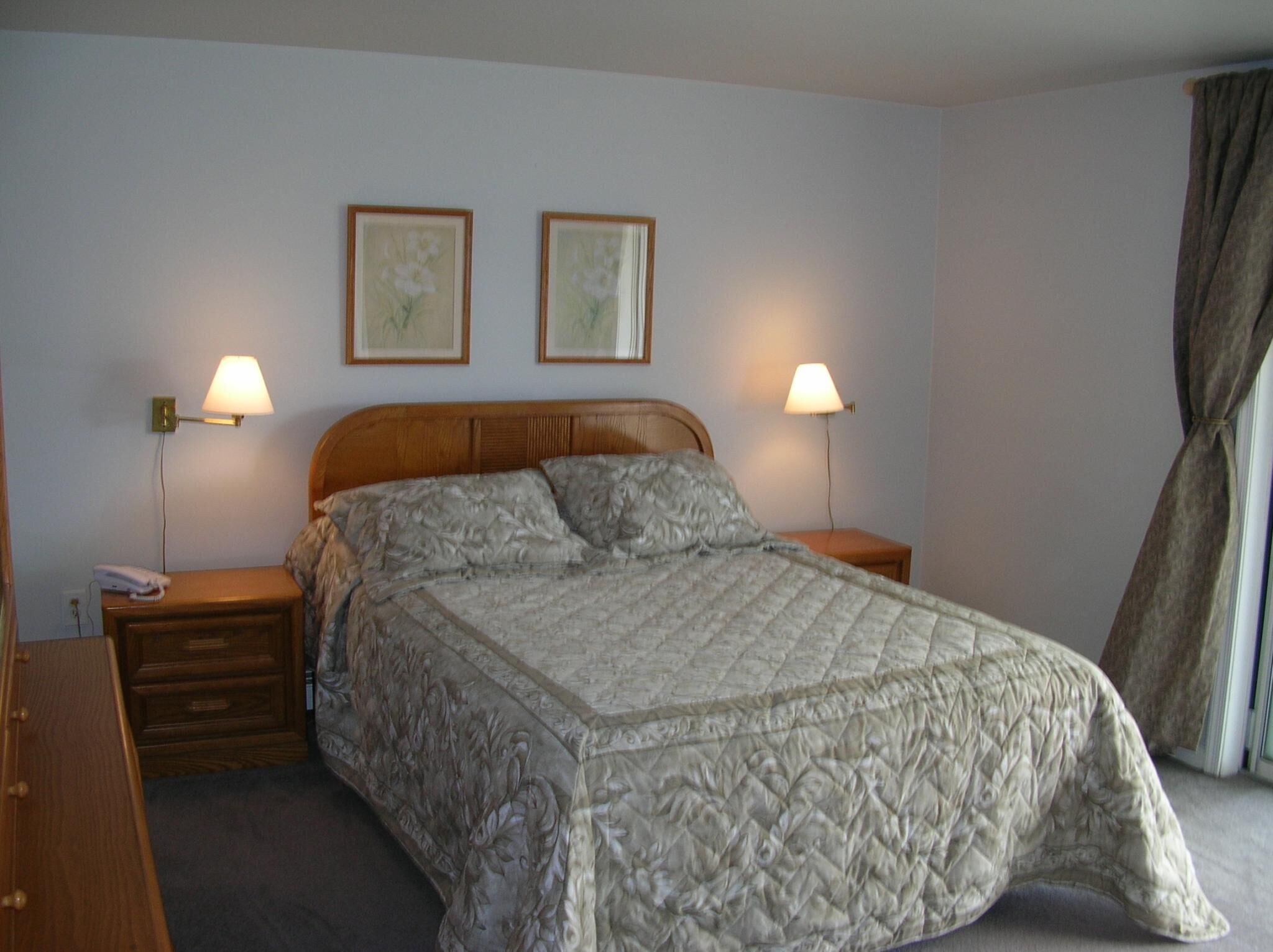 Neptune House - Unit Bedroom