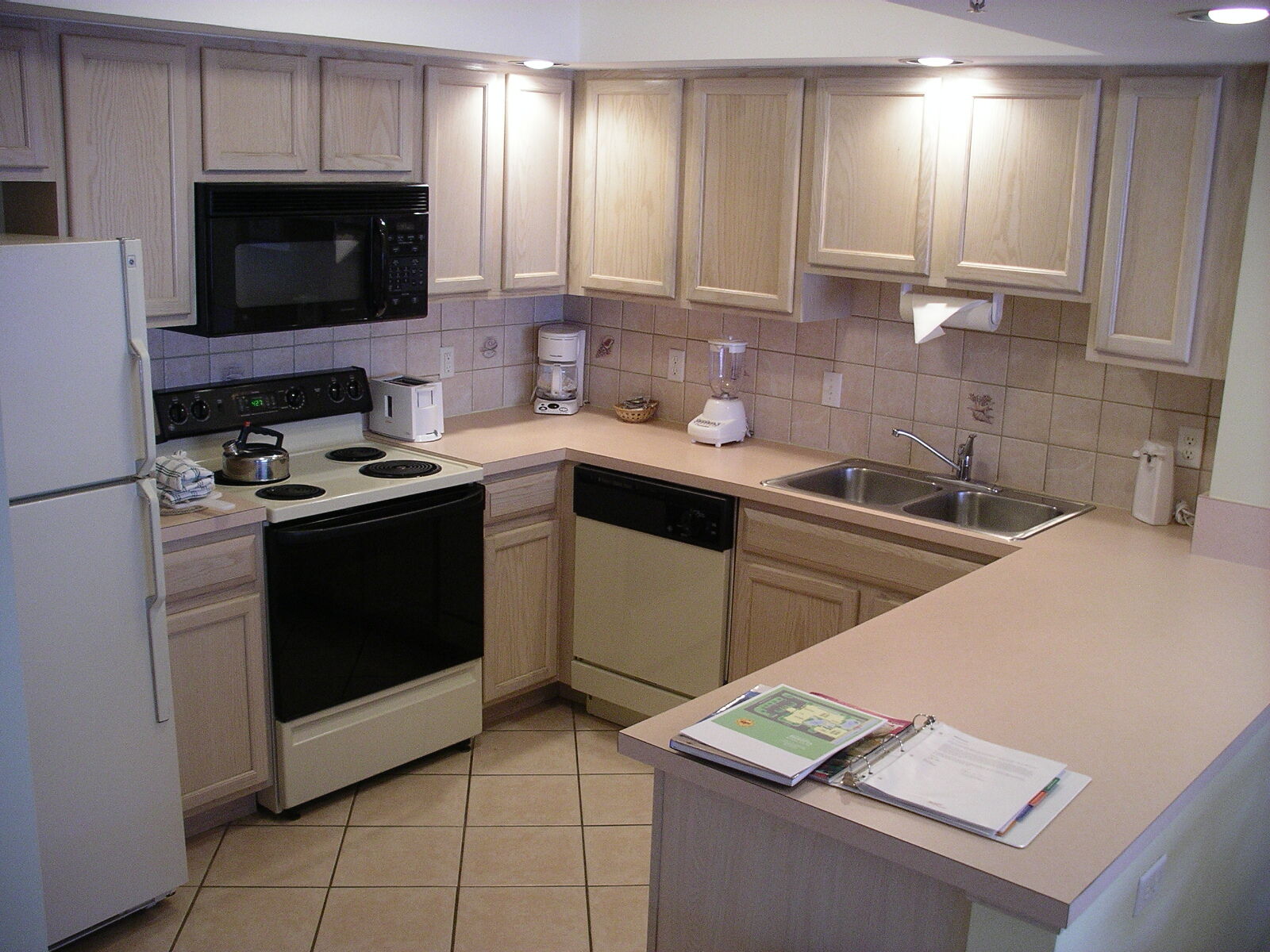 Wyndham Royal Vista - Unit Kitchen
