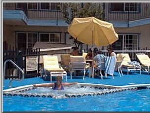 Americana Village - Pool