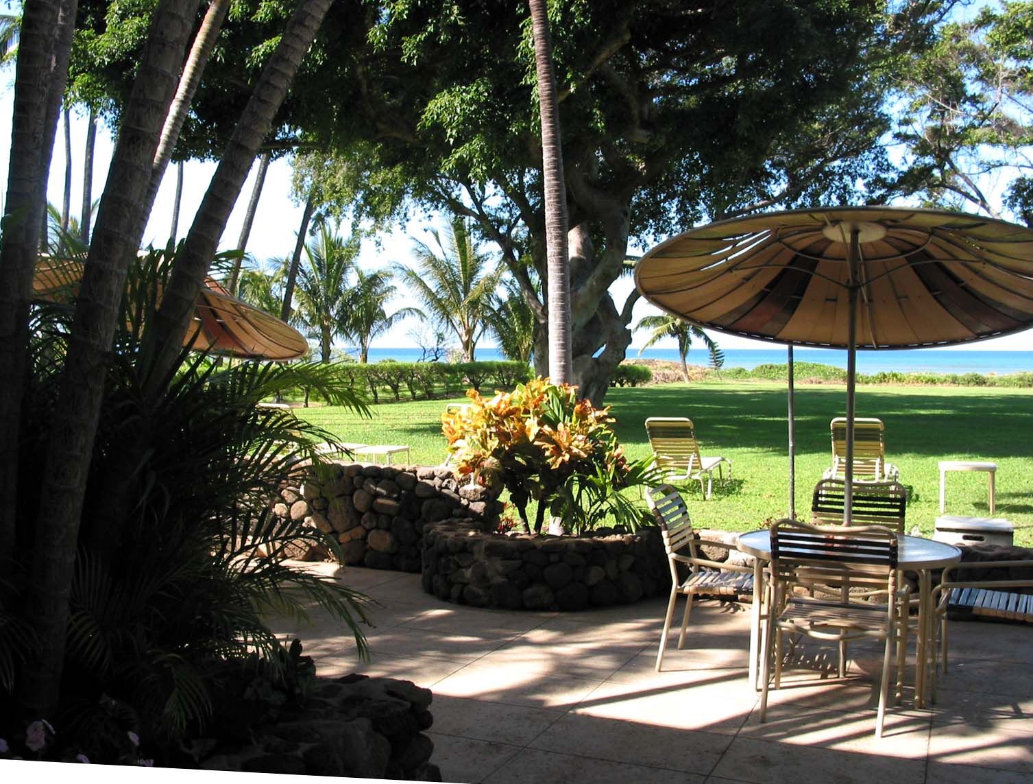 Kapulanikai Vacation Suites - Resort Garden