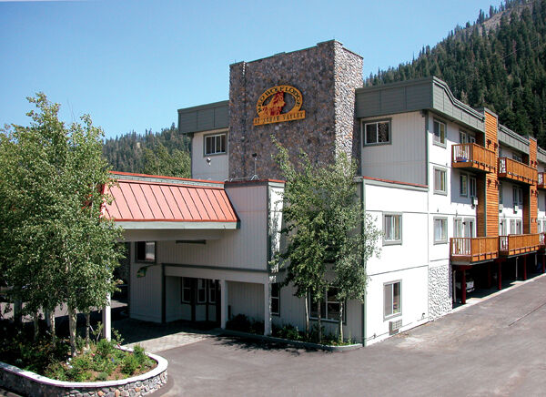 Red Wolf Lodge at Squaw Valley