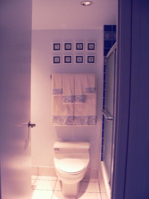 Hawaiian Princess at Makaha Beach - Unit Bathroom