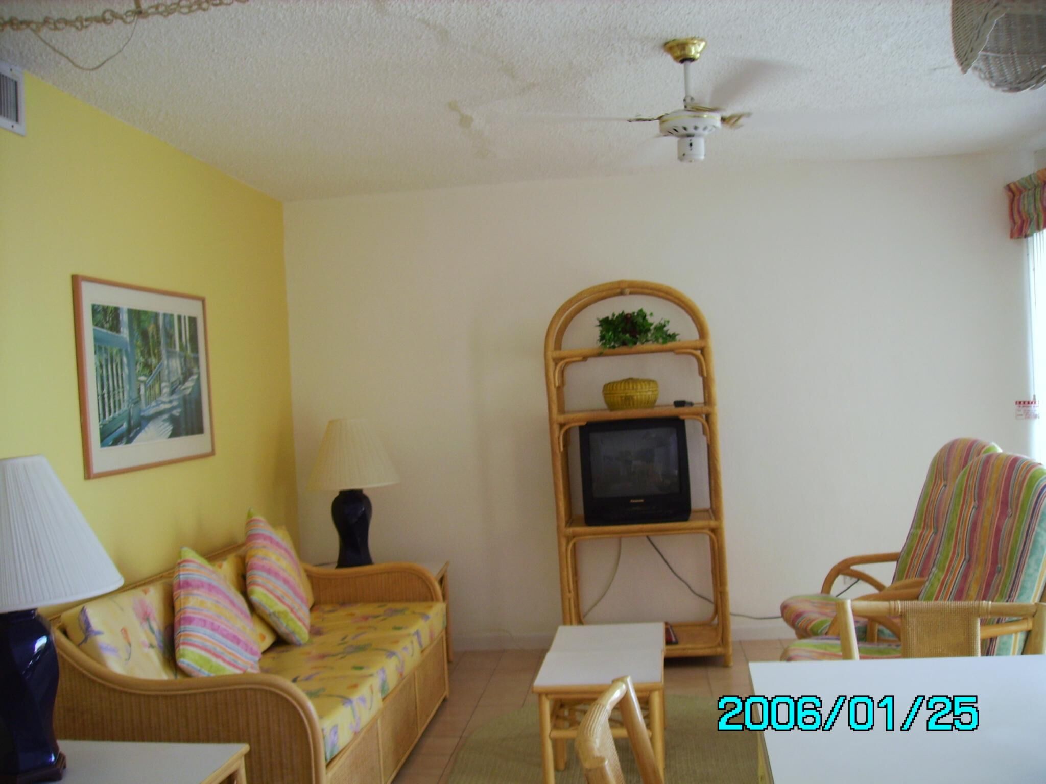 Westwind II Club - Unit Living Area