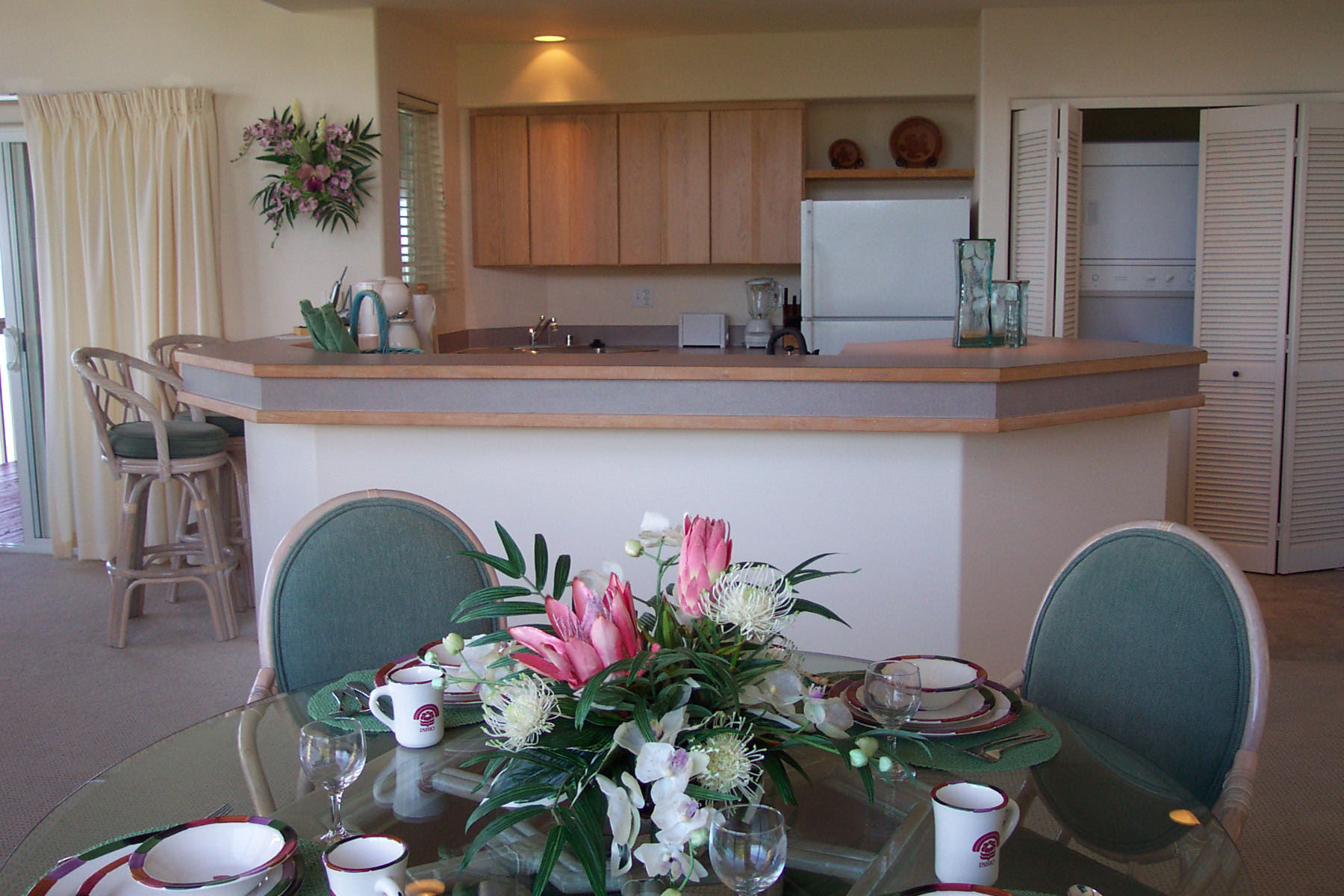 PAHIO at the Shearwater - Unit Dining Area & Kitchen