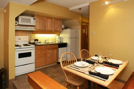 Mountainside Lodge - Unit Kitchen & Dining Area