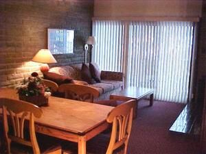 Sandstone Creek Club - Unit Dining Area